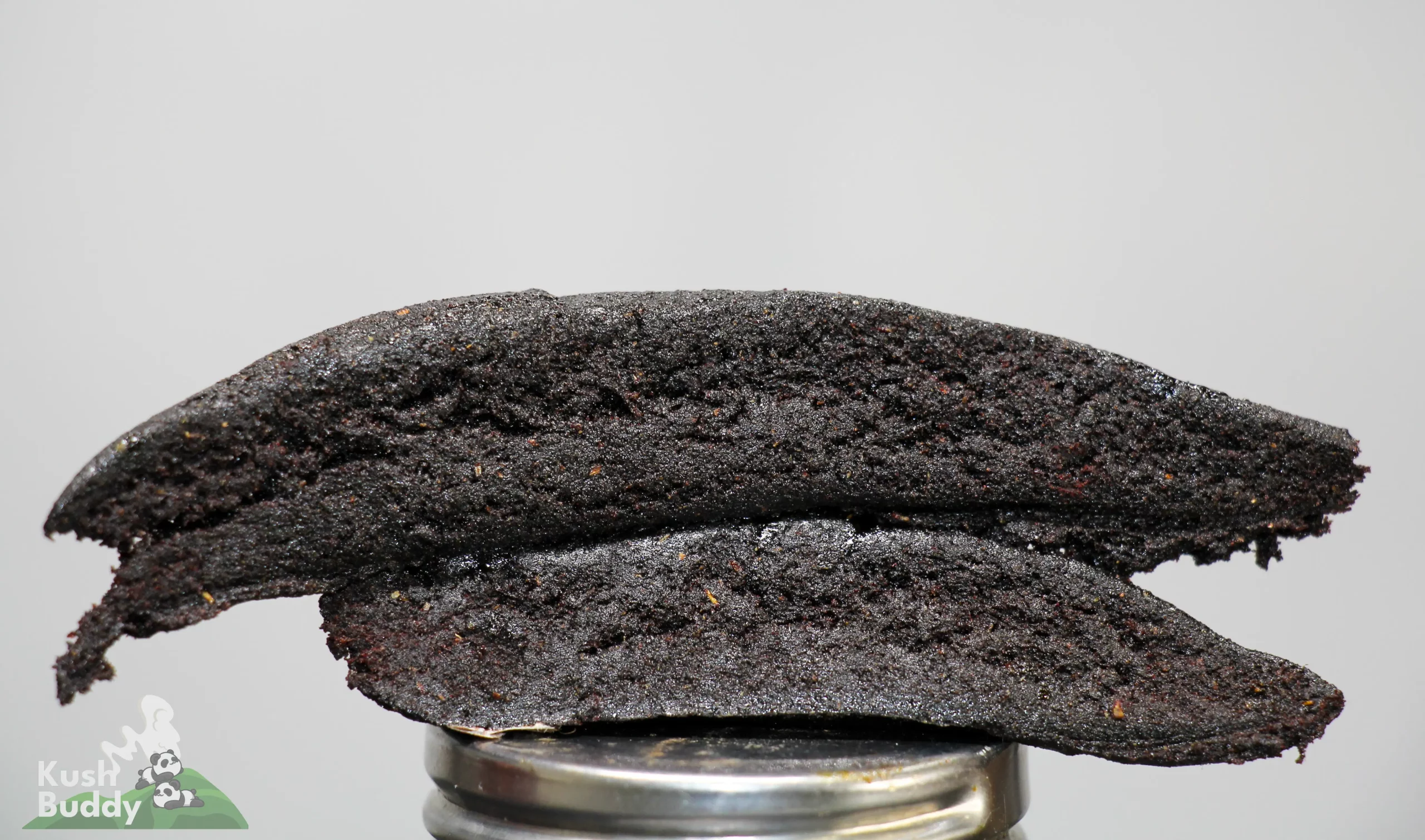 Mercedes Hash Black Gold